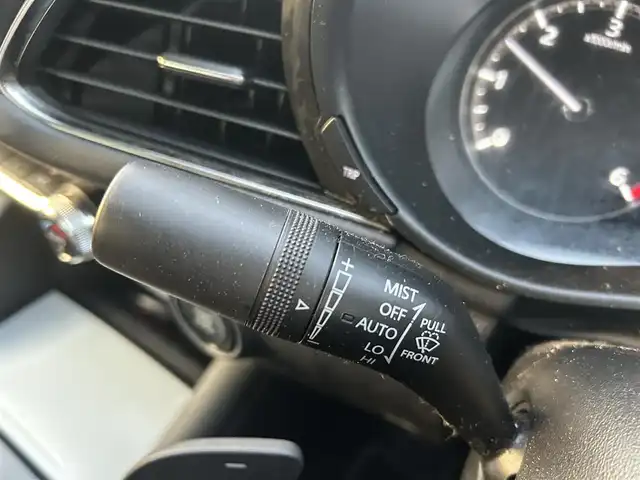 マツダ マツダ３セダン XD プロアクティブ 岡山県 2022(令4)年 0.8万km スノーフレイクホワイトパールマイカ 登録時走行距離7837km/純正ナビ/バックカメラ/ビルトインＥＴＣ/ブラインドスポットモニター/ヘッドアップディスプレイ/i-ACTIVSENSE/レーダークルーズコントロール/コーナーセンサー/衝突被害軽減ブレーキ/アイドリングストップ/横滑り防止装置/オートマチックハイビーム/電子パーキング/オートブレーキホールド/USB端子/純正フロアマット/18インチ純正ＡＷ