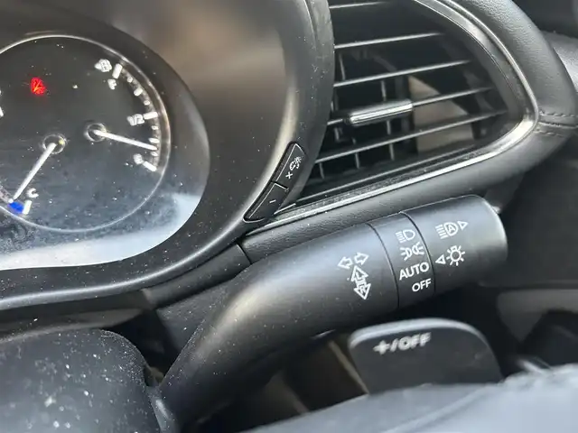 マツダ マツダ３セダン XD プロアクティブ 岡山県 2022(令4)年 0.8万km スノーフレイクホワイトパールマイカ 登録時走行距離7837km/純正ナビ/バックカメラ/ビルトインＥＴＣ/ブラインドスポットモニター/ヘッドアップディスプレイ/i-ACTIVSENSE/レーダークルーズコントロール/コーナーセンサー/衝突被害軽減ブレーキ/アイドリングストップ/横滑り防止装置/オートマチックハイビーム/電子パーキング/オートブレーキホールド/USB端子/純正フロアマット/18インチ純正ＡＷ