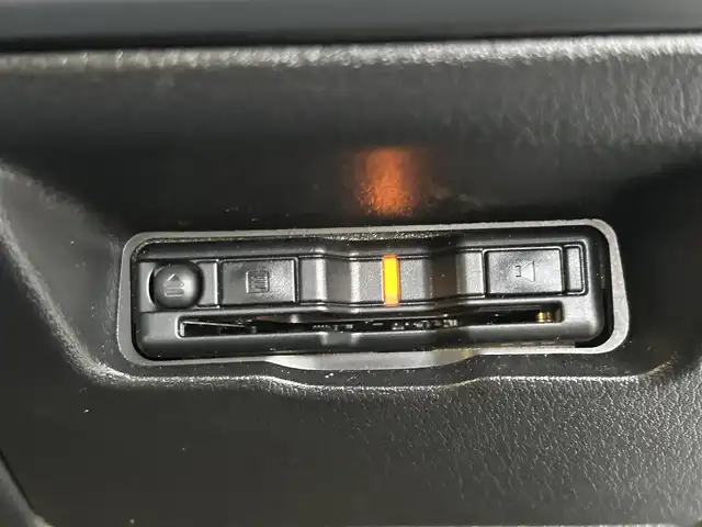 マツダ マツダ３セダン XD プロアクティブ 岡山県 2022(令4)年 0.8万km スノーフレイクホワイトパールマイカ 登録時走行距離7837km/純正ナビ/バックカメラ/ビルトインＥＴＣ/ブラインドスポットモニター/ヘッドアップディスプレイ/i-ACTIVSENSE/レーダークルーズコントロール/コーナーセンサー/衝突被害軽減ブレーキ/アイドリングストップ/横滑り防止装置/オートマチックハイビーム/電子パーキング/オートブレーキホールド/USB端子/純正フロアマット/18インチ純正ＡＷ