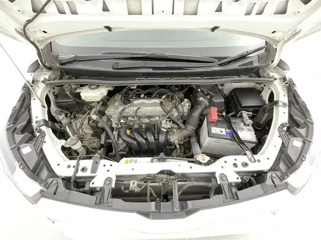 トヨタ ヴォクシー ZS 青森県 2017(平29)年 6.2万km ホワイトパールクリスタルシャイン 4WD/純正10インチSDナビ/バックカメラ/衝突被害軽減システム/車線逸脱警報/クルーズコントロール/サンルーフ/両側パワースライドドア/横滑り防止装置/ETC2.0/ドライブレコーダー/アイドリングストップ/LEDヘッドライト/フォグランプ/オートライト/ウィンカーミラー/電動格納ミラー/純正16インチAW/シートリフター/Bluetooth/フルセグTV/プッシュスタート/スマートキー/フロアマット/ドアバイザー/スペアキー/取扱説明書/保証書