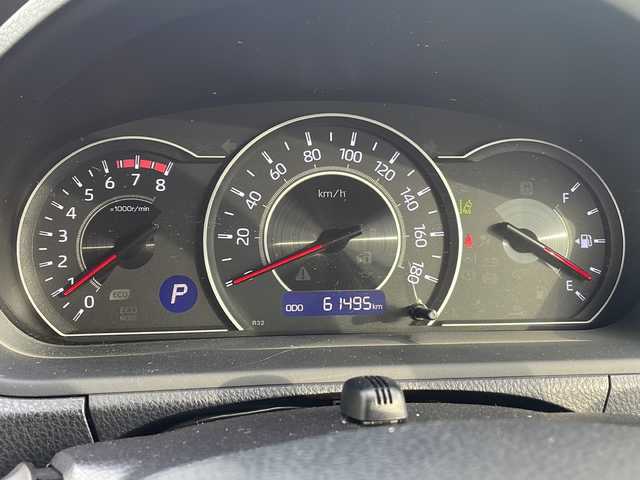 トヨタ ヴォクシー ZS 青森県 2017(平29)年 6.2万km ホワイトパールクリスタルシャイン 4WD/純正10インチSDナビ/バックカメラ/衝突被害軽減システム/車線逸脱警報/クルーズコントロール/サンルーフ/両側パワースライドドア/横滑り防止装置/ETC2.0/ドライブレコーダー/アイドリングストップ/LEDヘッドライト/フォグランプ/オートライト/ウィンカーミラー/電動格納ミラー/純正16インチAW/シートリフター/Bluetooth/フルセグTV/プッシュスタート/スマートキー/フロアマット/ドアバイザー/スペアキー/取扱説明書/保証書