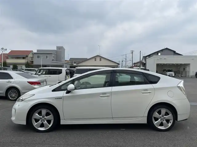 トヨタ プリウス S ツーリングセレクション 佐賀県 2012(平24)年 9.3万km ホワイトパールクリスタルシャイン （株）IDOMが運営する【じしゃロン佐賀店】の自社ローン専用車両になります。/こちらは現金またはオートローンご利用時の価格です。自社ローンご希望の方は別途その旨お申し付けください/・アルパイン９インチＳＤナビ/フルセグ/ＢＴ/ＤＶＤ/ＣＤ　/・ビルトインＥＴＣ/・バックカメラ