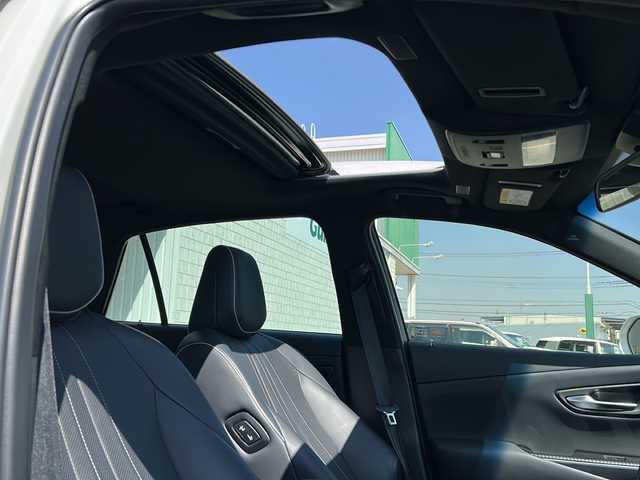 トヨタ クラウン ハイブリッド RS 茨城県 2019(令1)年 2万km ホワイトパールクリスタルシャイン 衝突被害軽減ブレーキ/純正メモリナビ/・CDDVDBTフルセグ/バックカメラ/ミュージックサーバー/スポーツモード/パドルシフト/前席パワーシート（レザー）/エアシート/シートヒーター/サンルーフ/ドライブレコーダー/ABSシステム/横滑り防止機能/コーナーセンサー/レーダークルーズコントロール/エアバック（ダブル＋サイド＋カーテン）/プッシュスタート/ETC/純正LEDヘッドライト