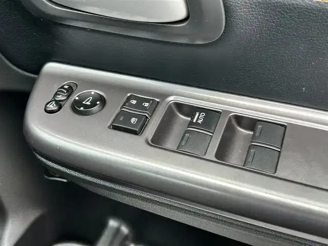 ホンダ フリード クロスター ホンダセンシング 静岡県 2020(令2)年 4.7万km プラチナホワイトパール 両側パワースライドドア/社外メモリナビ・フルセグTV/DVD/CD/SD/USB/Bluetooth/バックカメラ/ホンダセンシング/・衝突軽減ブレーキ（CMBS）/・歩行者事故低減ステアリング/・アダプティブクルーズコントロール/・車線維持支援システム（LKAS）/・路外逸脱抑制機能/・誤発進抑制機能（前方/後方）/・先行車発進お知らせ機能/・標識認識機能/・マルチインフォメーションディスプレイ/純正15インチアルミホイール/LEDライト/ビルトインETC/スマートキー2個/プッシュスタート/新車時保証書/取扱説明書