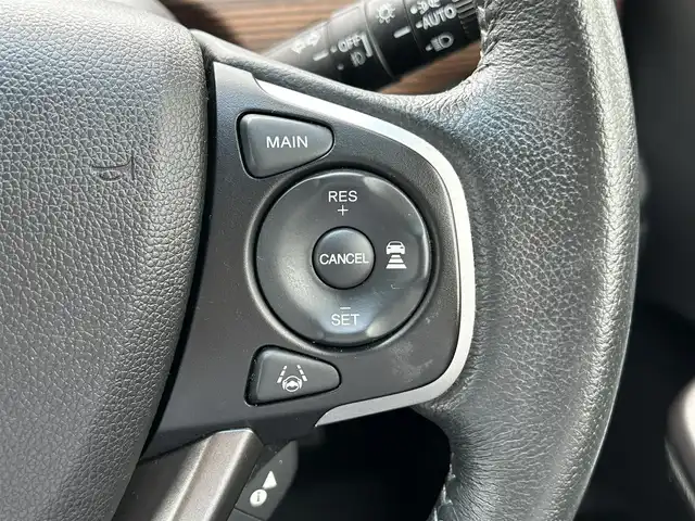 ホンダ フリード クロスター ホンダセンシング 静岡県 2020(令2)年 4.7万km プラチナホワイトパール 両側パワースライドドア/社外メモリナビ・フルセグTV/DVD/CD/SD/USB/Bluetooth/バックカメラ/ホンダセンシング/・衝突軽減ブレーキ（CMBS）/・歩行者事故低減ステアリング/・アダプティブクルーズコントロール/・車線維持支援システム（LKAS）/・路外逸脱抑制機能/・誤発進抑制機能（前方/後方）/・先行車発進お知らせ機能/・標識認識機能/・マルチインフォメーションディスプレイ/純正15インチアルミホイール/LEDライト/ビルトインETC/スマートキー2個/プッシュスタート/新車時保証書/取扱説明書