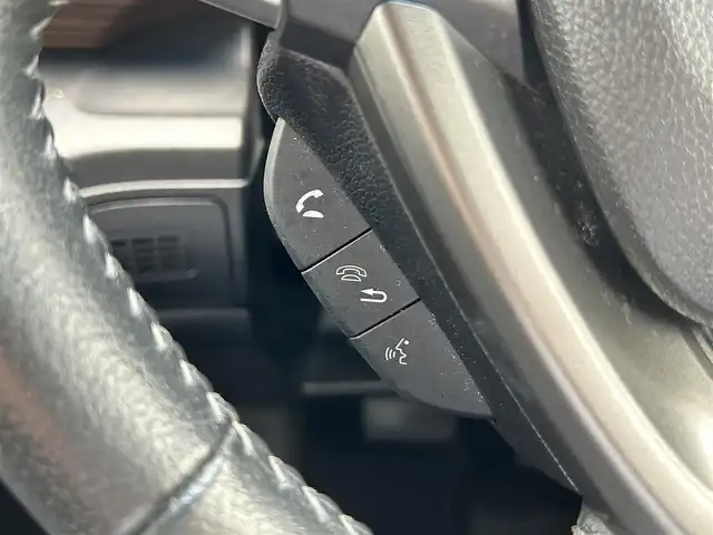ホンダ フリード クロスター ホンダセンシング 静岡県 2020(令2)年 4.7万km プラチナホワイトパール 両側パワースライドドア/社外メモリナビ・フルセグTV/DVD/CD/SD/USB/Bluetooth/バックカメラ/ホンダセンシング/・衝突軽減ブレーキ（CMBS）/・歩行者事故低減ステアリング/・アダプティブクルーズコントロール/・車線維持支援システム（LKAS）/・路外逸脱抑制機能/・誤発進抑制機能（前方/後方）/・先行車発進お知らせ機能/・標識認識機能/・マルチインフォメーションディスプレイ/純正15インチアルミホイール/LEDライト/ビルトインETC/スマートキー2個/プッシュスタート/新車時保証書/取扱説明書