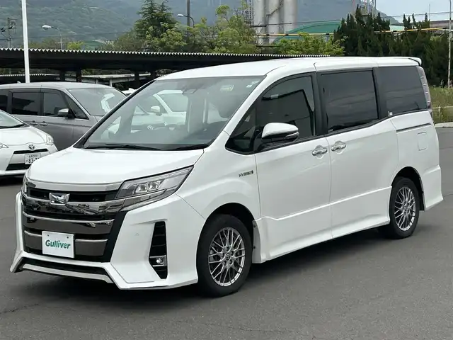 トヨタ ノア ハイブリッド Si ダブルバイビーⅡ 岡山県 2019(平31)年 5.4万km ホワイトパールクリスタルシャイン 純正ナビ　/フルセグTV/バックカメラ　/後席モニター　/ドライブレコーダー　/両側パワースライドドア　/クルーズコントロール　/衝突軽減　/レーンアシスト　/盗難防止装置　/横滑り防止装置　/ETC　/Bluetooth　/純正AW