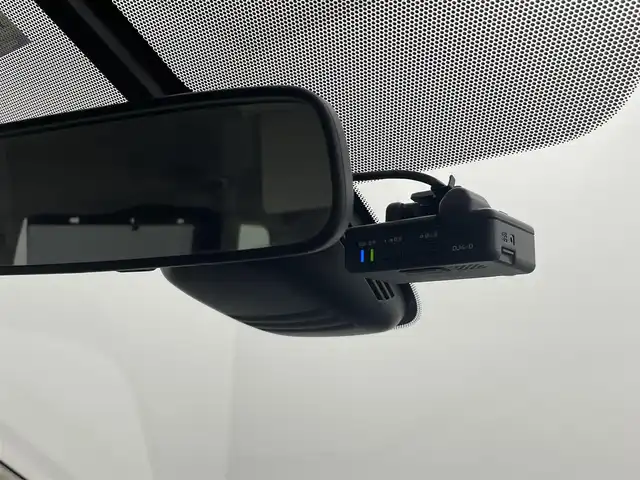 日産 セレナ ハイウェイスター V 熊本県 2020(令2)年 6.5万km ダイヤモンドブラック 純正ナビ（ＣＤ・ＤＶＤ・フルセグ・ＢＴ）/全周囲カメラ　/純正前後ドライブレコーダー　/純正フリップダウンモニター/ビルトインＥＴＣ　/前後クリアランスソナー　/両側パワースライドドア　/プロパイロット/エマージェンシーブレーキ/車線逸脱警報/車線逸脱防止支援システム/標識認識機能/ふらつき警報機能/ブラインドスポットモニター/横滑り防止/アイドリングストップ/社外フロアマット/純正１５インチAW/オートライト/オートマチックハイビーム/LEDヘッドライト/フォグライト/スマートキー/プッシュスタート/　