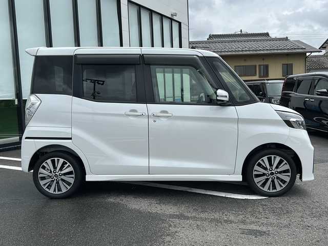 日産 デイズ ルークス 岐阜県 2018(平30)年 7.9万km ホワイトパール 純正７インチＳＤナビ　/フルセグＴＶ　/全方位カメラ　/バックカメラ　/前方ドライブレコーダー　/後席フリップダウンモニター　/両側パワースライドドア　/クルコン/ドアバイザー　/ＬＥＤヘッドライト　/オートライト　/スマートキー/プッシュスタート/パワーウィンドウ/パワーステアリング/アイドリングストップ/横滑り防止装置/盗難防止装置/衝突被害軽減システム/Wエアバッグ/ABS