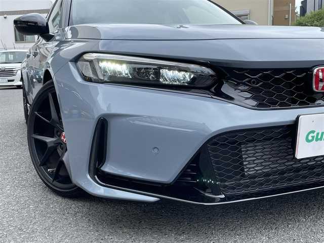 ホンダ シビック タイプR 神奈川県 2024(令6)年 0.3万km ソニックグレーパール ワンオーナー/純正メモリーナビ・地デジTV/純正USB/BT再生/バックモニター/ビルトインETC2.0/カーボンシフトパネル/無限ドアノブガード/ホンダセンシング/レーダークルーズコントロール/衝突軽減ブレーキ/LKA/BSM/純正19インチAW/ブレンボブレーキ/LEDライト/プッシュスタート/スマートキー×2/純正ゴムマット/R6/7年ディーラー整備記録/保証書・取説あり