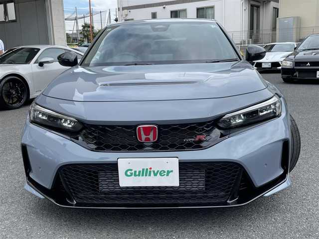 ホンダ シビック タイプR 神奈川県 2024(令6)年 0.3万km ソニックグレーパール ワンオーナー/純正メモリーナビ・地デジTV/純正USB/BT再生/バックモニター/ビルトインETC2.0/カーボンシフトパネル/無限ドアノブガード/ホンダセンシング/レーダークルーズコントロール/衝突軽減ブレーキ/LKA/BSM/純正19インチAW/ブレンボブレーキ/LEDライト/プッシュスタート/スマートキー×2/純正ゴムマット/R6/7年ディーラー整備記録/保証書・取説あり