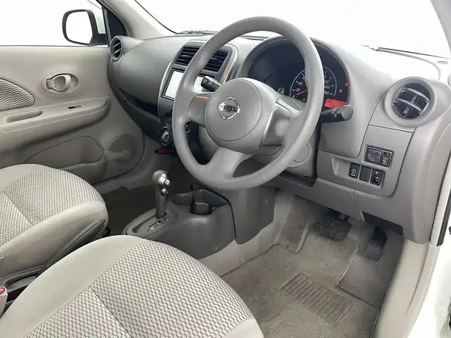 日産 マーチ 12X Vセレクション 福島県 2014(平26)年 11万km ホワイトパール 純正SDナビ/・型番:MM113D-W/・AM/FM/CD/AUX/USB/フルセグTV/・バックカメラ/・ETC/・前方ドライブレコーダー/プッシュスタート/・スマートキー/オートライト/・ヘッドライトリベライザー/アイドリングストップ/電動格納ミラー/純正フロアマット/ドアバイザー/冬タイヤ付きAW4本積込/・165/70/R14
