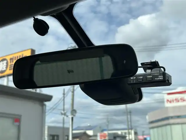 日産 セレナ ハイウェイスター Vセレクション 福島県 2017(平29)年 2.9万km ダイヤモンドブラック 2トーン 純正ナビ/バックモニター/フルセグテレビ/後席モニター/ＥＴＣ/前方ドライブレコーダー/両側パワースライドドア/衝突被害軽減ブレーキ/クルーズコントロール/LEDヘッドライト/フォグライト/オートライト/純正アルミホイール/純正フロアマット/ドアバイザー/アイドリングストップ/ステアリングリモコン/電動格納ドアミラー/横滑り防止装置