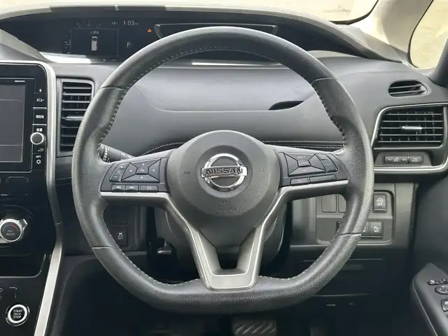 日産 セレナ ハイウェイスター Vセレクション 福島県 2017(平29)年 2.9万km ダイヤモンドブラック 2トーン 純正ナビ/バックモニター/フルセグテレビ/後席モニター/ＥＴＣ/前方ドライブレコーダー/両側パワースライドドア/衝突被害軽減ブレーキ/クルーズコントロール/LEDヘッドライト/フォグライト/オートライト/純正アルミホイール/純正フロアマット/ドアバイザー/アイドリングストップ/ステアリングリモコン/電動格納ドアミラー/横滑り防止装置