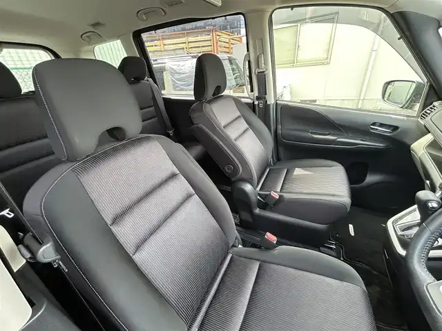 日産 セレナ ハイウェイスター Vセレクション 福島県 2017(平29)年 2.9万km ダイヤモンドブラック 2トーン 純正ナビ/バックモニター/フルセグテレビ/後席モニター/ＥＴＣ/前方ドライブレコーダー/両側パワースライドドア/衝突被害軽減ブレーキ/クルーズコントロール/LEDヘッドライト/フォグライト/オートライト/純正アルミホイール/純正フロアマット/ドアバイザー/アイドリングストップ/ステアリングリモコン/電動格納ドアミラー/横滑り防止装置