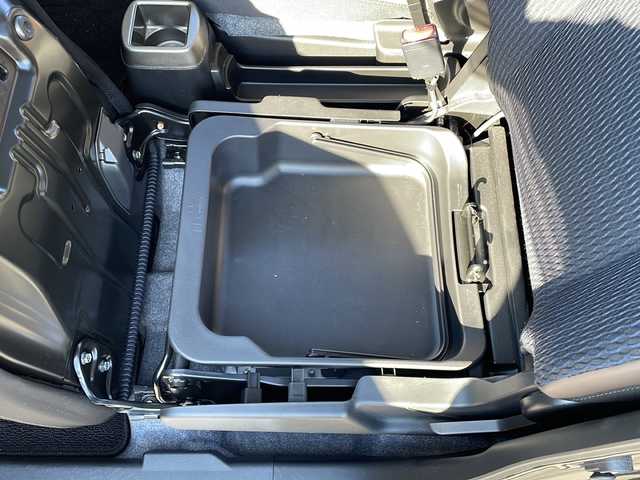 スズキ ハスラー Jスタイル Ⅱ ターボ 岩手県 2022(令4)年 2.6万km クールカーキパールメタリック/ソフトベージュメタリック 純正9インチメモリナビ/AM/FM/CD/DVD/Bluetooth/フルセグTV/純正オーディオ/フロント/サイド/バックカメラ/全方位カメラ/ETC/レーダークルーズコントロール/衝突被害軽減ブレーキ/レーンキープアシスト/横滑り防止装置/アイドリングストップ/シートヒーター/オートライト/オートハイビーム/LEDヘッドライト/フォグランプ/スマートキー/プッシュスタート/電動格納ミラー/純正15インチAW/純正フロアマット/純正ドアバイザー/保証書/取扱説明書