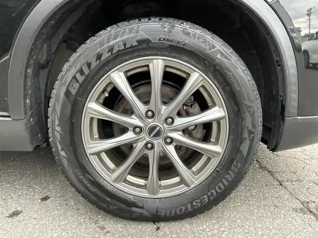 日産 エクストレイル 20X エマージェンシーブレーキ 青森県 2016(平28)年 12.1万km ダイヤモンドブラック (株)IDOMが運営する【じしゃロン青森店】の自社ローン専用車両になりますこちらは現金、またはオートローンご利用時の価格です。自社ローンご希望の方は別途その旨お申付け下さい。/４ＷＤ/ルーフレール/純正メモリーナビ/　AM/FM/CD/BT/フルセグＴＶ/純正ビルトインＥＴＣ/純正ドライブレコーダー/アイドリングストップ/衝突被害軽減システム/横滑り防止装置/ダウンヒルアシストコントロール/コーナーセンサー/オートライト/ＬＥＤヘッドランプ/フォグランプ/純正ドアバイザー/シートヒーター（D/N）/合皮シート/社外１７インチアルミホイール装着