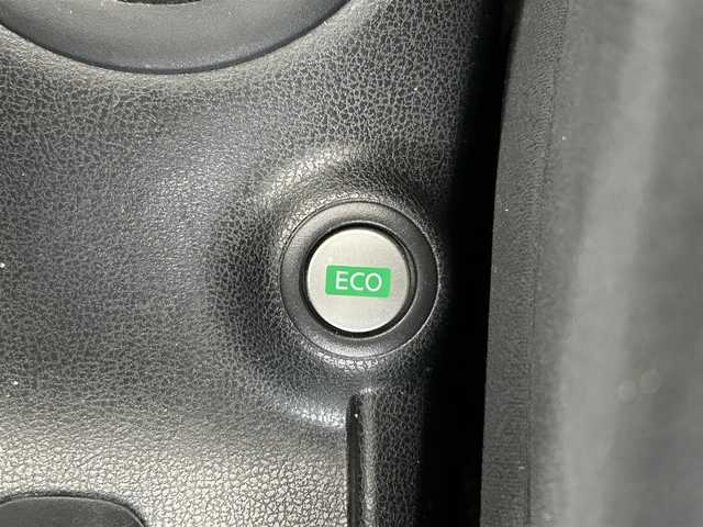 日産 ノート ニスモ 岐阜県 2015(平27)年 6万km スーパーブラック 純正ＳＤナビ（フルセグTV・Ｂｌｕｅｔｏｏｔｈ・ＣＤ・ＵＳＢ）　/バックカメラ　/横滑り防止装置/革巻きステアリング/ＬＥＤヘッドライト　/デイライト/リアフォグランプ　/ＥＴＣ　/アイドリングストップ　/nismo専用シート/純正フロアマット　/純正１６インチアルミホイール　/ドアバイザー/オートライト/スマートキー×２/プッシュスタート