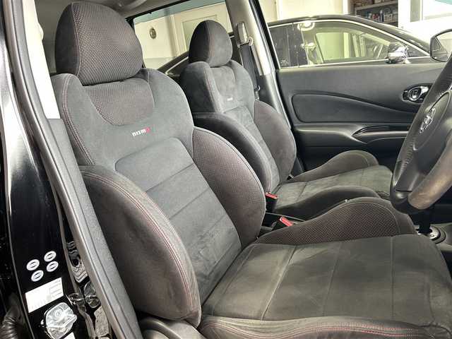 日産 ノート ニスモ 岐阜県 2015(平27)年 6万km スーパーブラック 純正ＳＤナビ（フルセグTV・Ｂｌｕｅｔｏｏｔｈ・ＣＤ・ＵＳＢ）　/バックカメラ　/横滑り防止装置/革巻きステアリング/ＬＥＤヘッドライト　/デイライト/リアフォグランプ　/ＥＴＣ　/アイドリングストップ　/nismo専用シート/純正フロアマット　/純正１６インチアルミホイール　/ドアバイザー/オートライト/スマートキー×２/プッシュスタート