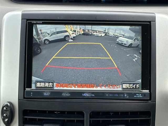 トヨタ ノア X スマートエディション 愛知県 2013(平25)年 7.1万km ホワイトパールクリスタルシャイン /禁煙//モデリスタエアロ（フロント・サイド・リアアンダー）//純正フリップダウンモニター//純正ナビ//CD/DVD/BT/MSV/ブルーレイ/フルセグ/TVキャンセラー//バックカメラ//ビルトインETC//両側パワースライドドア//社外17AW//HIDオートライト//MTモード付AT//横滑り防止装置//電動格納ミラー//三列シート//ウォークスルー//プッシュスタート//純正フロアマット//純正ドアバイザー//スペアスマートキー//新車時保証書//取扱説明書