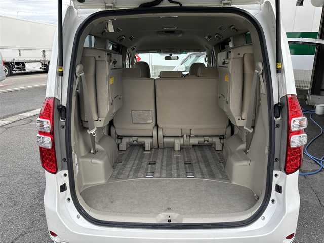 トヨタ ノア X スマートエディション 愛知県 2013(平25)年 7.1万km ホワイトパールクリスタルシャイン /禁煙//モデリスタエアロ（フロント・サイド・リアアンダー）//純正フリップダウンモニター//純正ナビ//CD/DVD/BT/MSV/ブルーレイ/フルセグ/TVキャンセラー//バックカメラ//ビルトインETC//両側パワースライドドア//社外17AW//HIDオートライト//MTモード付AT//横滑り防止装置//電動格納ミラー//三列シート//ウォークスルー//プッシュスタート//純正フロアマット//純正ドアバイザー//スペアスマートキー//新車時保証書//取扱説明書