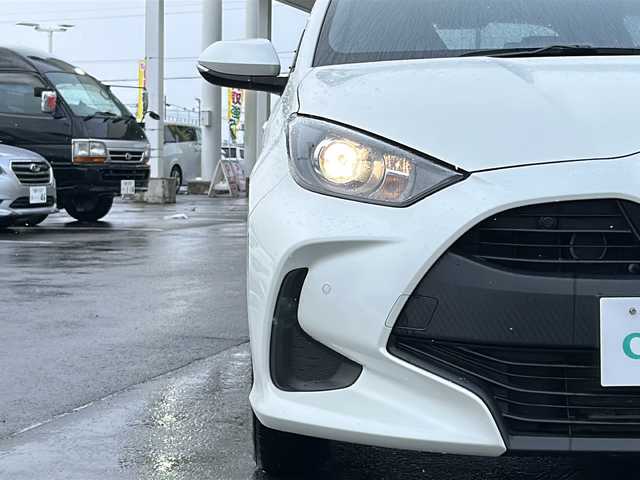 トヨタ ヤリス X 道北・旭川 2022(令4)年 7万km ホワイトパールクリスタルシャイン /４WD//禁煙車//寒冷地仕様//純正メモリナビ//BT/USB/Miracast//前後コーナーセンサー//バックカメラ//レーダークルーズコントロール//プリクラッシュセーフティ//レーントレーシングアシスト//パーキングサポートブレーキ//ロードサインアシスト//ビルトインETC//ワイパーデアイサー//オートライト//オートハイビーム//ビルトインETC//純正フロアマット//保証書//取説