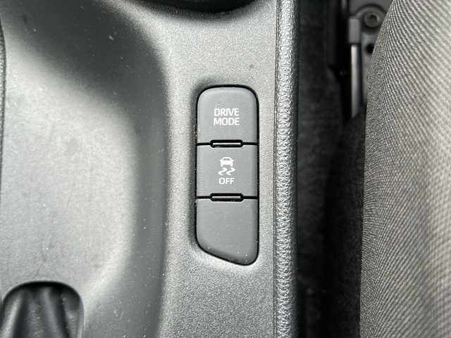 トヨタ ヤリス X 道北・旭川 2022(令4)年 7万km ホワイトパールクリスタルシャイン /４WD//禁煙車//寒冷地仕様//純正メモリナビ//BT/USB/Miracast//前後コーナーセンサー//バックカメラ//レーダークルーズコントロール//プリクラッシュセーフティ//レーントレーシングアシスト//パーキングサポートブレーキ//ロードサインアシスト//ビルトインETC//ワイパーデアイサー//オートライト//オートハイビーム//ビルトインETC//純正フロアマット//保証書//取説