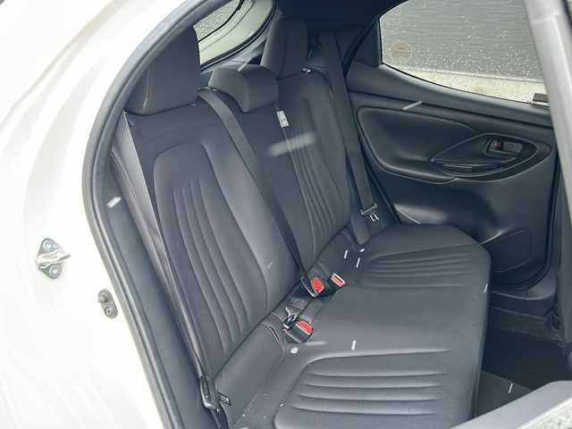 トヨタ ヤリス X 道北・旭川 2022(令4)年 7万km ホワイトパールクリスタルシャイン /４WD//禁煙車//寒冷地仕様//純正メモリナビ//BT/USB/Miracast//前後コーナーセンサー//バックカメラ//レーダークルーズコントロール//プリクラッシュセーフティ//レーントレーシングアシスト//パーキングサポートブレーキ//ロードサインアシスト//ビルトインETC//ワイパーデアイサー//オートライト//オートハイビーム//ビルトインETC//純正フロアマット//保証書//取説