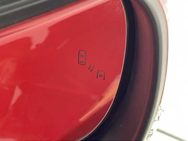 スズキ スイフト HYBRID MZ 愛知県 2024(令6)年 0.6万km バーニングレッドPM /スズキ純正9インチディスプレイオーディオ//AM/FM/BT/USB/iPod/AppleCarPlay/Android Auto//スズキセーフティサポート//デュアルセンサーブレーキサポート//レーンディパーチャーアラート//ブラインドスポットモニター//オートハイビーム//ハイビームアシスト//オートクルーズコントロール//レーンサインアシスト//レーンキープアシスト//ふらつき警告機能//発進お知らせ機能//誤発進抑制機能//ブレーキオートホールド//シートヒーター（D/N席）//電動格納ウィンカーミラー//ステアリングスイッチ//パドルシフト//革巻きステアリング//16インチ純正アルミホイール//LEDオートヘッドライト//LEDフォグランプ//純正フロアマット//トノカバー