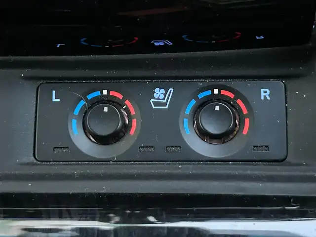 トヨタ ヴェルファイア Z Gエディション 静岡県 2018(平30)年 7.5万km ブラック サンルーフ/トヨタセーフティーセンス/社外11インチナビ/FM/AM/CD/DVD/Bluetooth/SD/両側パワースライドドア/クルーズコントロール/バックカメラ/ドラレコ/LEDヘッドライト/オートハイビーム/オートライト/ステアリングヒーター/メモリーシート/オットマン/シートヒーター/エアシート/Wオートエアコン/デュアルエアコン/純正アルミタイヤ車載