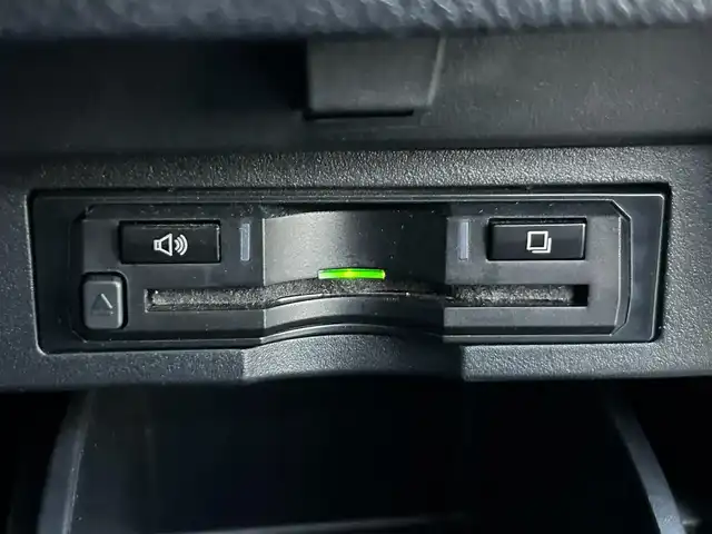 トヨタ ヴェルファイア Z Gエディション 静岡県 2018(平30)年 7.5万km ブラック サンルーフ/トヨタセーフティーセンス/社外11インチナビ/FM/AM/CD/DVD/Bluetooth/SD/両側パワースライドドア/クルーズコントロール/バックカメラ/ドラレコ/LEDヘッドライト/オートハイビーム/オートライト/ステアリングヒーター/メモリーシート/オットマン/シートヒーター/エアシート/Wオートエアコン/デュアルエアコン/純正アルミタイヤ車載