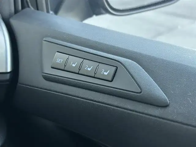 トヨタ ヴェルファイア Z Gエディション 静岡県 2018(平30)年 7.5万km ブラック サンルーフ/トヨタセーフティーセンス/社外11インチナビ/FM/AM/CD/DVD/Bluetooth/SD/両側パワースライドドア/クルーズコントロール/バックカメラ/ドラレコ/LEDヘッドライト/オートハイビーム/オートライト/ステアリングヒーター/メモリーシート/オットマン/シートヒーター/エアシート/Wオートエアコン/デュアルエアコン/純正アルミタイヤ車載