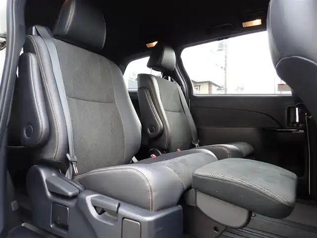 トヨタ エスティマ アエラス プレミアム 千葉県 2017(平29)年 10.2万km ホワイトパールクリスタルシャイン 純正ナビゲーション/・Bluetooth/CD/DVD/AM/FM/フルセグTV/バックカメラ/ビルトイン2.0ETC/両側パワースライドドア/前後ドライブレコーダー/クルーズコントロール/Toyota Safety Sense C/・プリクラッシュセーフティシステム/・レーンディパーチャーアラート/・オートマチックハイビーム/・先行車発進告知機能/クルーズコントロール/クリアランスソナー/プッシュスタート/スマートキー2本/LEDヘッドライト/オートライト/パワーシート/ハーフレザーシート/2列目オットマン/ステアリングスイッチ/ウィンカーミラー/電動格納ミラー/純正18インチAW/純正フロアマット/取扱説明書/保証書/ナビ取扱説明書