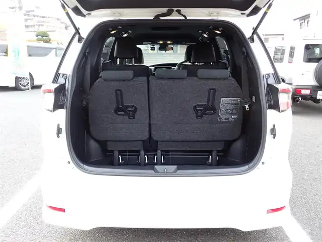 トヨタ エスティマ アエラス プレミアム 千葉県 2017(平29)年 10.2万km ホワイトパールクリスタルシャイン 純正ナビゲーション/・Bluetooth/CD/DVD/AM/FM/フルセグTV/バックカメラ/ビルトイン2.0ETC/両側パワースライドドア/前後ドライブレコーダー/クルーズコントロール/Toyota Safety Sense C/・プリクラッシュセーフティシステム/・レーンディパーチャーアラート/・オートマチックハイビーム/・先行車発進告知機能/クルーズコントロール/クリアランスソナー/プッシュスタート/スマートキー2本/LEDヘッドライト/オートライト/パワーシート/ハーフレザーシート/2列目オットマン/ステアリングスイッチ/ウィンカーミラー/電動格納ミラー/純正18インチAW/純正フロアマット/取扱説明書/保証書/ナビ取扱説明書