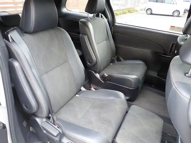 トヨタ エスティマ アエラス プレミアム 千葉県 2017(平29)年 10.2万km ホワイトパールクリスタルシャイン 純正ナビゲーション/・Bluetooth/CD/DVD/AM/FM/フルセグTV/バックカメラ/ビルトイン2.0ETC/両側パワースライドドア/前後ドライブレコーダー/クルーズコントロール/Toyota Safety Sense C/・プリクラッシュセーフティシステム/・レーンディパーチャーアラート/・オートマチックハイビーム/・先行車発進告知機能/クルーズコントロール/クリアランスソナー/プッシュスタート/スマートキー2本/LEDヘッドライト/オートライト/パワーシート/ハーフレザーシート/2列目オットマン/ステアリングスイッチ/ウィンカーミラー/電動格納ミラー/純正18インチAW/純正フロアマット/取扱説明書/保証書/ナビ取扱説明書