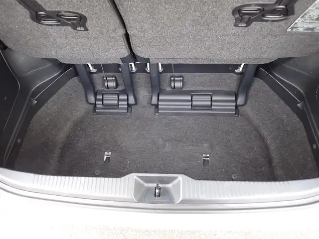 トヨタ エスティマ アエラス プレミアム 千葉県 2017(平29)年 10.2万km ホワイトパールクリスタルシャイン 純正ナビゲーション/・Bluetooth/CD/DVD/AM/FM/フルセグTV/バックカメラ/ビルトイン2.0ETC/両側パワースライドドア/前後ドライブレコーダー/クルーズコントロール/Toyota Safety Sense C/・プリクラッシュセーフティシステム/・レーンディパーチャーアラート/・オートマチックハイビーム/・先行車発進告知機能/クルーズコントロール/クリアランスソナー/プッシュスタート/スマートキー2本/LEDヘッドライト/オートライト/パワーシート/ハーフレザーシート/2列目オットマン/ステアリングスイッチ/ウィンカーミラー/電動格納ミラー/純正18インチAW/純正フロアマット/取扱説明書/保証書/ナビ取扱説明書