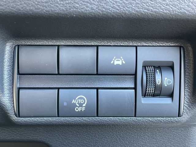 三菱 ｅＫワゴン M 富山県 2023(令5)年 0.6万km シルキーホワイト 4WD/コーナーセンサー（バック）/シートヒーター（前席）/禁煙車/電動格納ミラー/横滑り防止装置/レーンキープアシスト/オートライト/キーレスエントリー/社外フロアマット