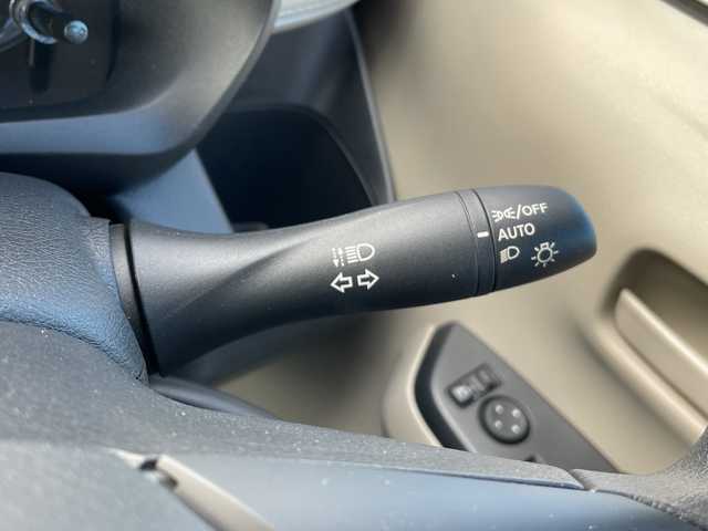 三菱 ｅＫワゴン M 富山県 2023(令5)年 0.6万km シルキーホワイト 4WD/コーナーセンサー（バック）/シートヒーター（前席）/禁煙車/電動格納ミラー/横滑り防止装置/レーンキープアシスト/オートライト/キーレスエントリー/社外フロアマット