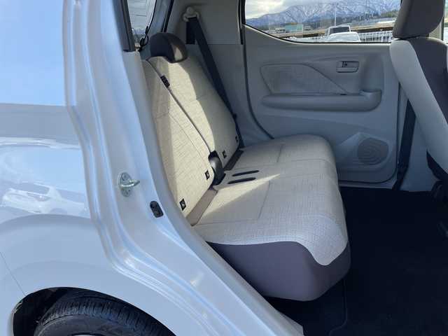 三菱 ｅＫワゴン M 富山県 2023(令5)年 0.6万km シルキーホワイト 4WD/コーナーセンサー（バック）/シートヒーター（前席）/禁煙車/電動格納ミラー/横滑り防止装置/レーンキープアシスト/オートライト/キーレスエントリー/社外フロアマット