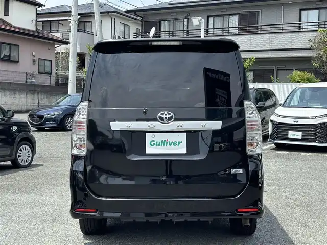トヨタ ヴォクシー ZS 煌Ⅱ 熊本県 2009(平21)年 15.5万km ブラック 社外ナビ（CN-S300D）/【フルセグTV/Bluetooth/CD/DVD】/フリップダウンモニター/両側パワースライドドア/社外18インチAW/ETC/パドルシフト/革巻きステアリング/ダブルエアバック/オートライト/プッシュスタート/スマートキー/ステアリングスイッチ/ABS/盗難防止装置