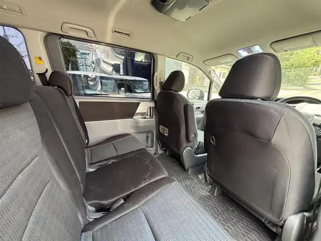 トヨタ ヴォクシー ZS 煌Ⅱ 熊本県 2009(平21)年 15.5万km ブラック 社外ナビ（CN-S300D）/【フルセグTV/Bluetooth/CD/DVD】/フリップダウンモニター/両側パワースライドドア/社外18インチAW/ETC/パドルシフト/革巻きステアリング/ダブルエアバック/オートライト/プッシュスタート/スマートキー/ステアリングスイッチ/ABS/盗難防止装置