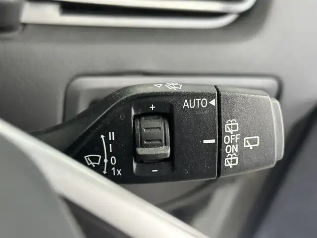 ＢＭＷ ２１８ｉ アクティブツアラー 愛知県 2015(平27)年 10.3万km パール 純正マルチメディア/（CD/DVD）/バックモニター/パドルシフト/MTモード/速度制限機能/衝突軽減システム/コーナーセンサー/横滑り防止機能/ステアリングスイッチ/エアバック/（運転席/助手席/カーテン）/純正16インチアルミホイール/スマートキー