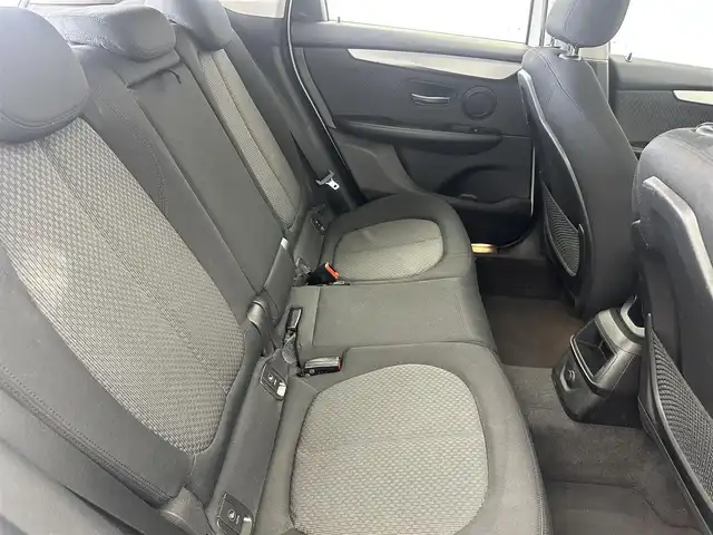 ＢＭＷ ２１８ｉ アクティブツアラー 愛知県 2015(平27)年 10.3万km パール 純正マルチメディア/（CD/DVD）/バックモニター/パドルシフト/MTモード/速度制限機能/衝突軽減システム/コーナーセンサー/横滑り防止機能/ステアリングスイッチ/エアバック/（運転席/助手席/カーテン）/純正16インチアルミホイール/スマートキー