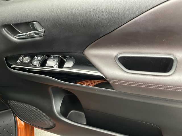 日産 セレナ e－パワー ハイウェイスター G 宮崎県 2019(令1)年 6.6万km サンライズオレンジ/ダイヤモンドブラック 禁煙車/エマージェンシーブレーキ/純正10型ナビTV/（CD/DVD/Blu-ray/Bluetooth/MSV/フルセグTV)/純正リアフリップダウンモニター/純正ドライブレコーダー/純正エアロ/純正ルーフエンドスポイラー/純正16インチアルミ/純正セキュリティアラーム/純正フロアマット/プロパイロット/アラウンドビューモニター/ハンズフリー両側電動スライドドア/クリアランスソナー/パーキングアシスト/ブラインドスポットモニター/電子パーキング/オートホールド/スマートルームミラー/ステアリングヒーター/前席シートヒーター/撥水シート/Wオートエアコン/インテリジェントキー/プッシュエンジンスタート/スペアキー/新車時保証書/取扱い説明書
