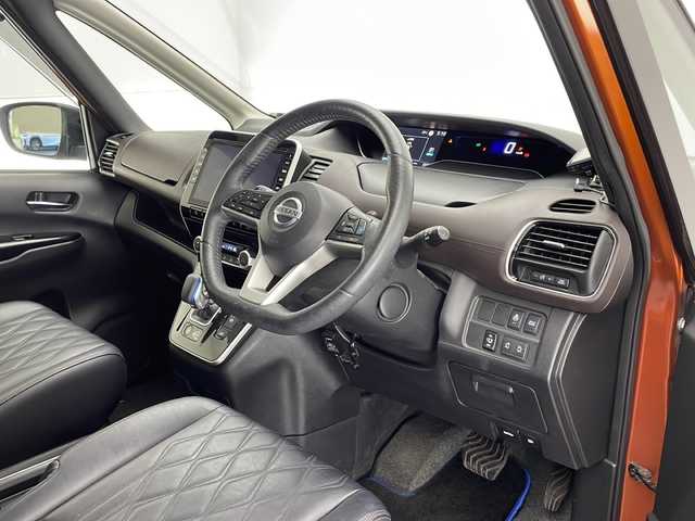 日産 セレナ e－パワー ハイウェイスター G 宮崎県 2019(令1)年 6.6万km サンライズオレンジ/ダイヤモンドブラック 禁煙車/エマージェンシーブレーキ/純正10型ナビTV/（CD/DVD/Blu-ray/Bluetooth/MSV/フルセグTV)/純正リアフリップダウンモニター/純正ドライブレコーダー/純正エアロ/純正ルーフエンドスポイラー/純正16インチアルミ/純正セキュリティアラーム/純正フロアマット/プロパイロット/アラウンドビューモニター/ハンズフリー両側電動スライドドア/クリアランスソナー/パーキングアシスト/ブラインドスポットモニター/電子パーキング/オートホールド/スマートルームミラー/ステアリングヒーター/前席シートヒーター/撥水シート/Wオートエアコン/インテリジェントキー/プッシュエンジンスタート/スペアキー/新車時保証書/取扱い説明書