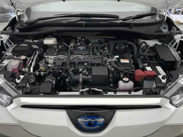 トヨタ カローラ クロス ハイブリッド Z 長野県 2023(令5)年 1.7万km プラチナホワイトパールマイカ 4WD/純正ディスプレイオーディオナビ機能付き/（フルセグ/Bluetooth/AM/FM/USB）/全方位モニター/ビルトインETC2.0/前後ドラレコ/前席シートヒーター/D席パワーシート/衝突軽減ブレーキ/レーンキープアシスト/レーダークルーズコントロール/前後コーナーセンサー/ブラインドスポットモニター/ステアリングヒーター/パワーバックドア/革巻きステアリング/ステアリングスイッチ/ドアバイザー/電子パーキングブレーキ/シーケンシャルウィンカー/LEDヘッドライト/LEDフォグ/スマートキー