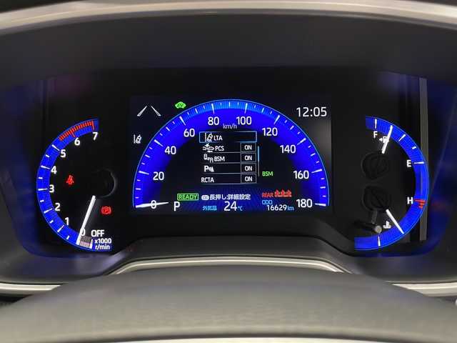 トヨタ カローラ クロス ハイブリッド Z 長野県 2023(令5)年 1.7万km プラチナホワイトパールマイカ 4WD/純正ディスプレイオーディオナビ機能付き/（フルセグ/Bluetooth/AM/FM/USB）/全方位モニター/ビルトインETC2.0/前後ドラレコ/前席シートヒーター/D席パワーシート/衝突軽減ブレーキ/レーンキープアシスト/レーダークルーズコントロール/前後コーナーセンサー/ブラインドスポットモニター/ステアリングヒーター/パワーバックドア/革巻きステアリング/ステアリングスイッチ/ドアバイザー/電子パーキングブレーキ/シーケンシャルウィンカー/LEDヘッドライト/LEDフォグ/スマートキー