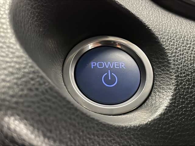 トヨタ カローラ クロス ハイブリッド Z 長野県 2023(令5)年 1.7万km プラチナホワイトパールマイカ 4WD/純正ディスプレイオーディオナビ機能付き/（フルセグ/Bluetooth/AM/FM/USB）/全方位モニター/ビルトインETC2.0/前後ドラレコ/前席シートヒーター/D席パワーシート/衝突軽減ブレーキ/レーンキープアシスト/レーダークルーズコントロール/前後コーナーセンサー/ブラインドスポットモニター/ステアリングヒーター/パワーバックドア/革巻きステアリング/ステアリングスイッチ/ドアバイザー/電子パーキングブレーキ/シーケンシャルウィンカー/LEDヘッドライト/LEDフォグ/スマートキー