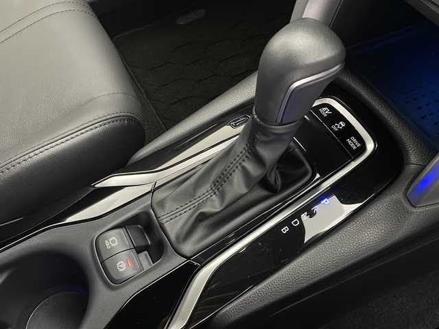 トヨタ カローラ クロス ハイブリッド Z 長野県 2023(令5)年 1.7万km プラチナホワイトパールマイカ 4WD/純正ディスプレイオーディオナビ機能付き/（フルセグ/Bluetooth/AM/FM/USB）/全方位モニター/ビルトインETC2.0/前後ドラレコ/前席シートヒーター/D席パワーシート/衝突軽減ブレーキ/レーンキープアシスト/レーダークルーズコントロール/前後コーナーセンサー/ブラインドスポットモニター/ステアリングヒーター/パワーバックドア/革巻きステアリング/ステアリングスイッチ/ドアバイザー/電子パーキングブレーキ/シーケンシャルウィンカー/LEDヘッドライト/LEDフォグ/スマートキー