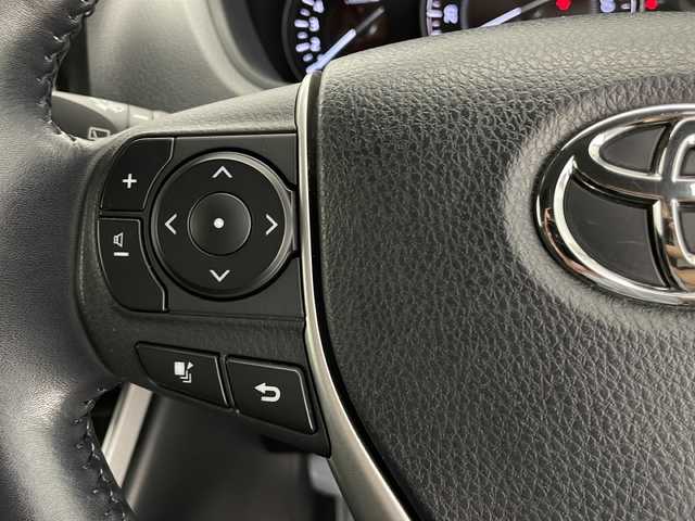 トヨタ エスクァイア Gi 長野県 2017(平29)年 5.8万km ホワイトパールクリスタルシャイン ・ALPINE9インチナビ BIGX/(BT&CD&DVD&USB&SD&TV)/・ALPINEリアフリップダウンモニター/・両側パワースライドドア/・バックカメラ/・ビルドインETC/・クルーズコントロール/・トヨタセーフティセンス/・レーンディパーチャーアラート/・プリクラッシュセーフティ/・オートマチックハイビーム/・オートライト/・LEDヘッドライト/・LEDフォグランプ/・三列シート/・ウォークスルー/・純正フロアマット/・純正アルミホイール/・レザーシート/・シートヒーター（運転席・助手席）/・プッシュスタート/・アイドリングストップ/・スマートキー/・スペアキー/・Wエアバック